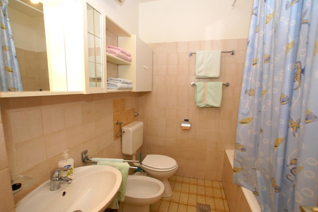 Apartment Ana 1 Malinska Quarto foto